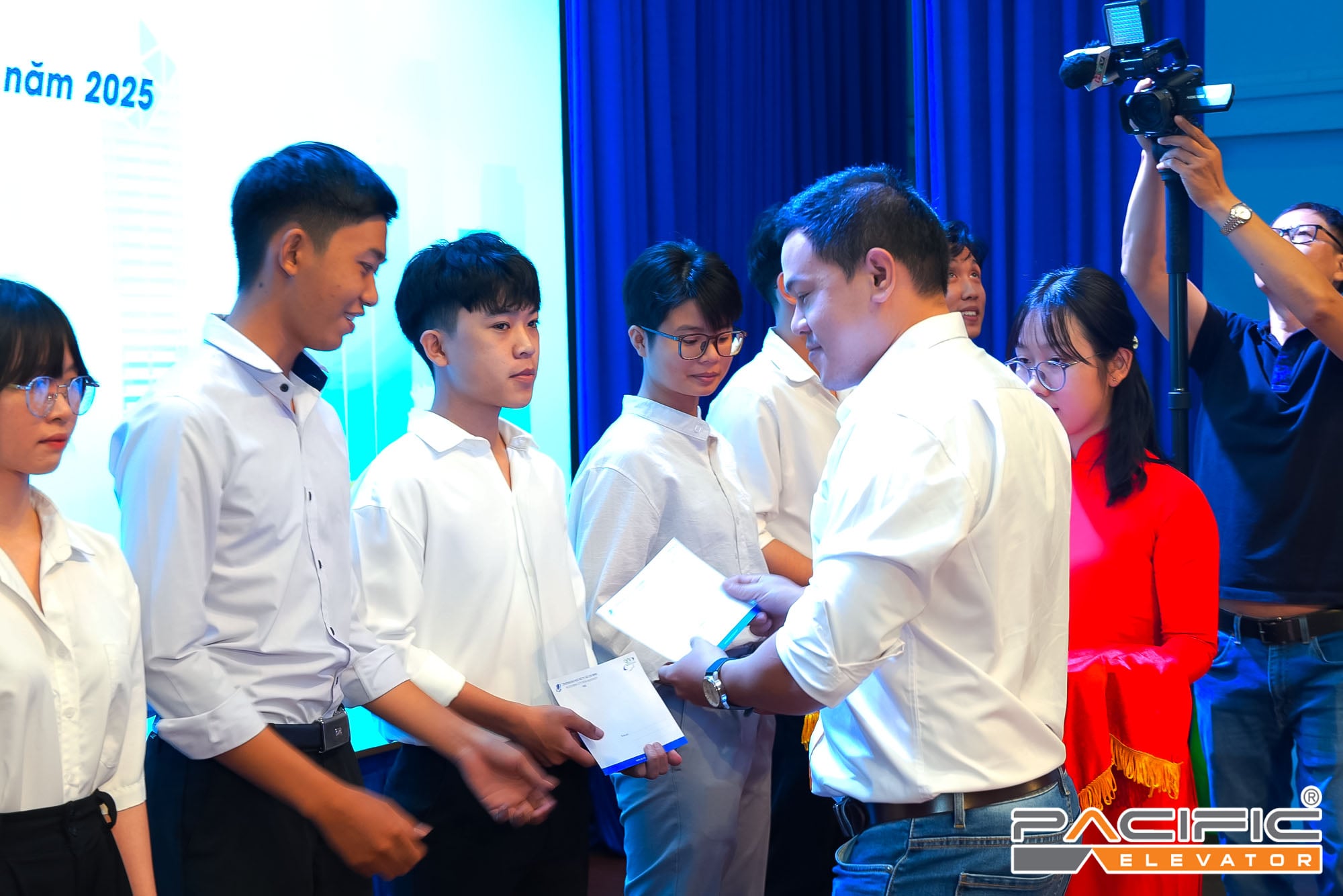 Thang Máy Pacfic nhà tài trợ kim cương cho lễ kỉ niệm 33 năm thành lập