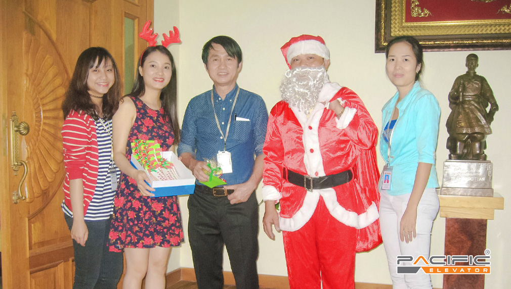 Thang máy Pacific tổ chức sự kiện Đón giáng sinh