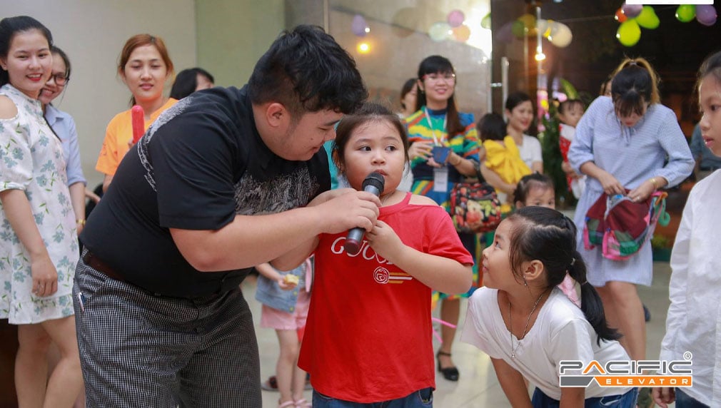 Thang máy Pacific tổ chức tiệc trung thu cho các bé