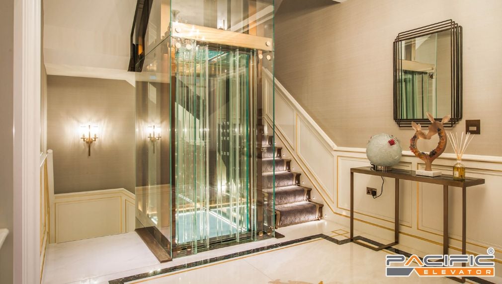thang máy kính