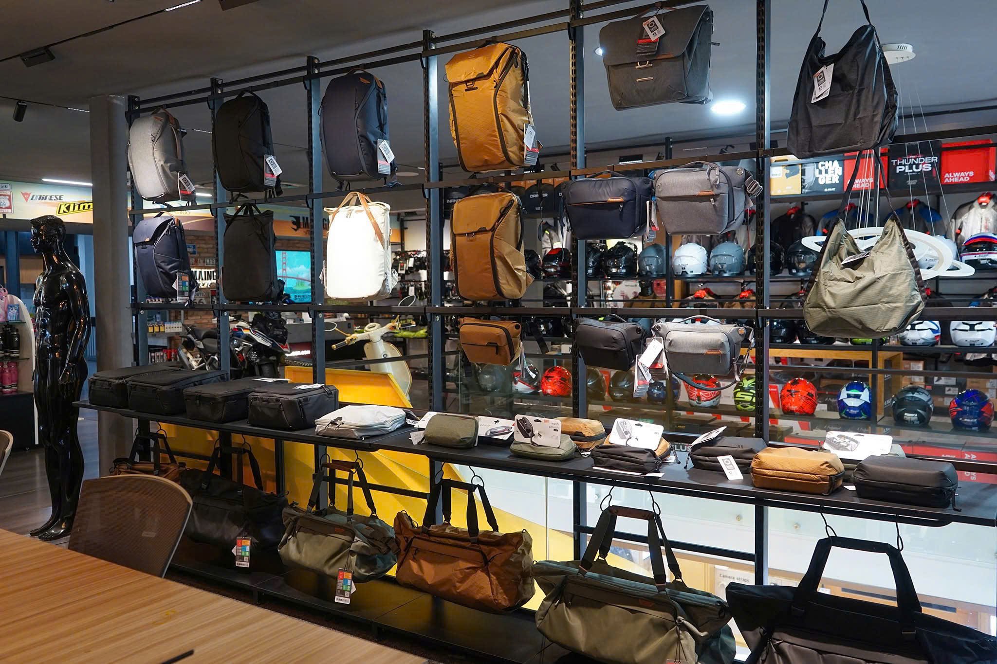 Khám phá flagship store Peak Design tại Việt Nam