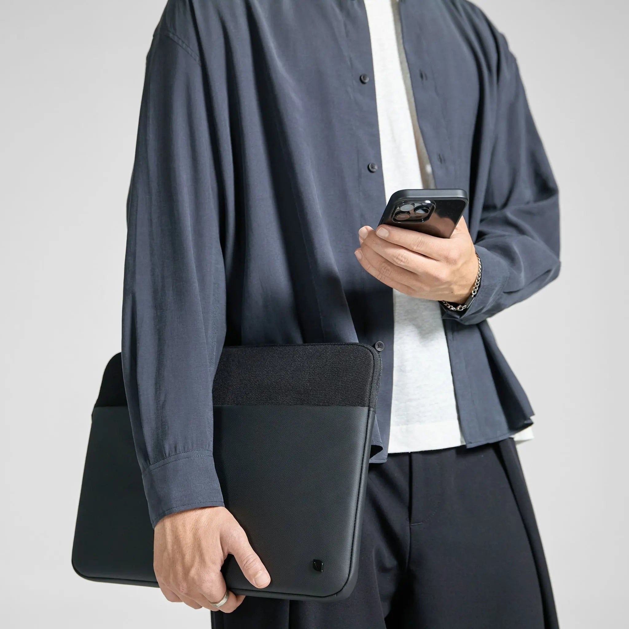 Túi đựng laptop Incase A.R.C. Sleeve cho Laptop 16 inch