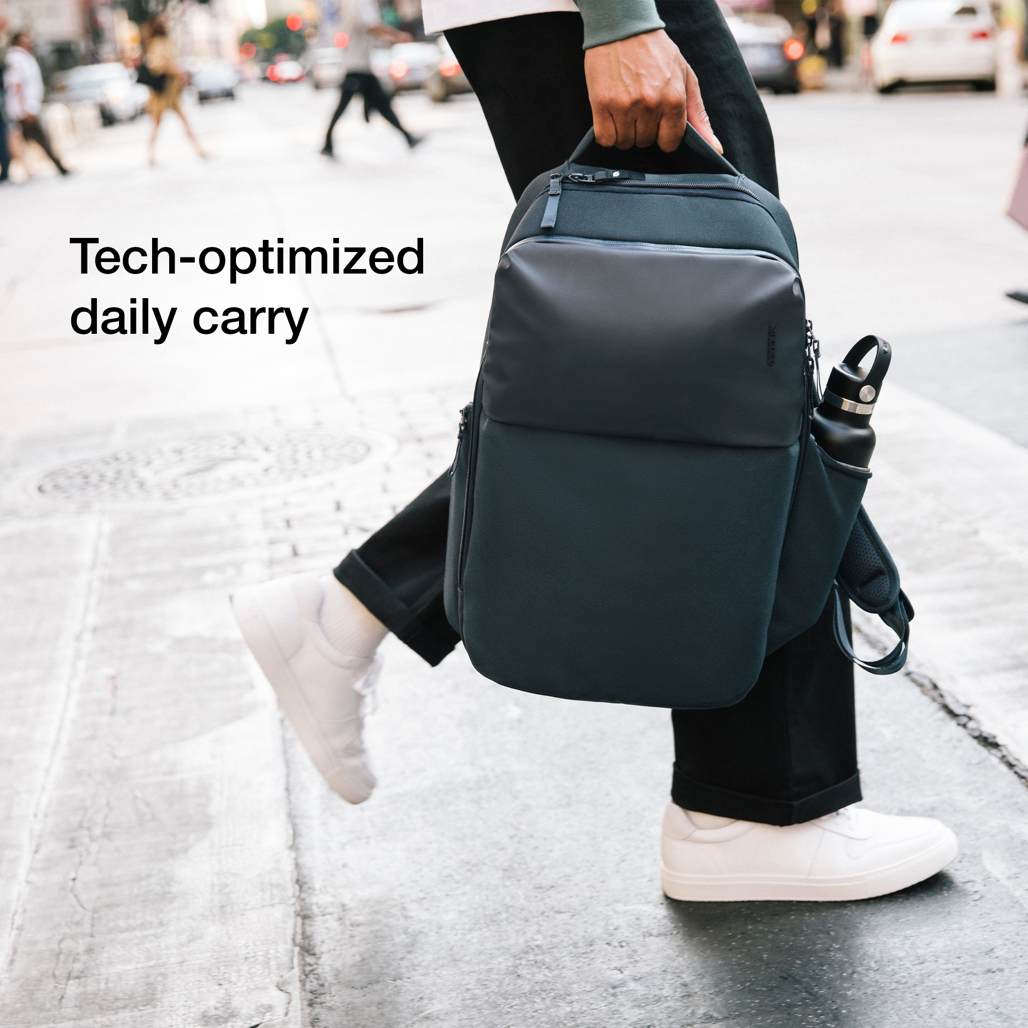Balo Incase A.R.C. Daypack 24L