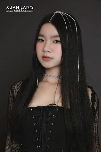 Alice - Bùi Trâm Anh: Biểu tượng mới của thời trang trẻ với thần thái Kpop bùng nổ