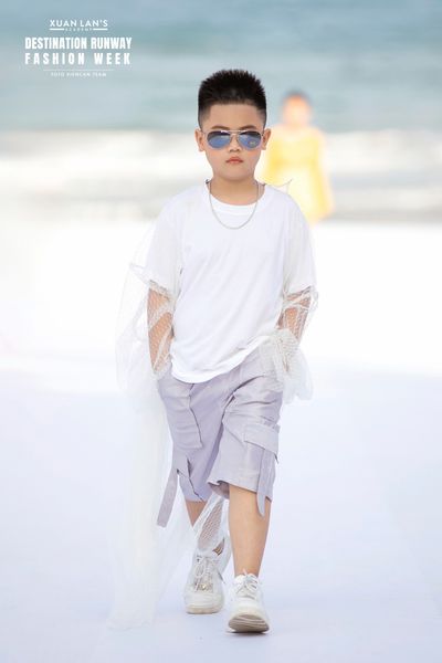 Hoàng Long T-B: Ngôi sao nhí tỏa sáng trên sàn diễn thời trang Destination Runway Fashion Week 2024
