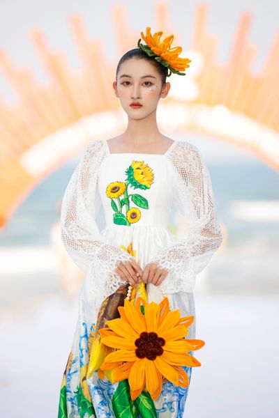 Model Kiều Thu Quyên tỏa sáng với vị trí First Face trong Destination Runway Fashion Week 2024