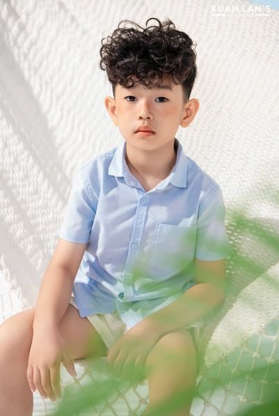 Model nhí Minh Triết đáng yêu trong bộ ảnh chào hè