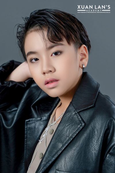 Model Đại Phong thử sức hoá thân thành sao K-Pop trong bộ ảnh mới