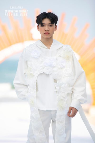 MODEL VŨ NHẬT LÂM TẠI DESTINATION RUNWAY FASHION WEEK 2024
