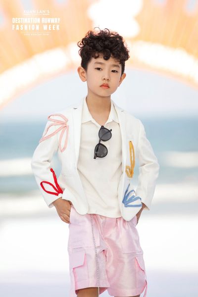 MODEL MINH TRIẾT 
