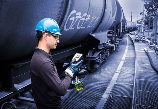 Máy đo mật độ cầm tay DMA 35