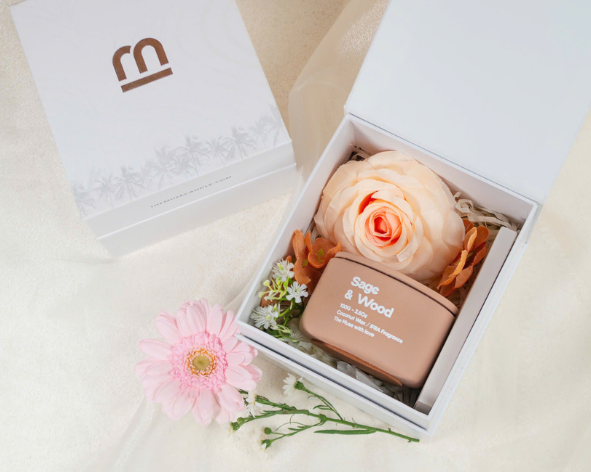 Quà Tặng Có Một Không Hai: Set Quà Nến Thơm Hoa Lụa Cực Hot