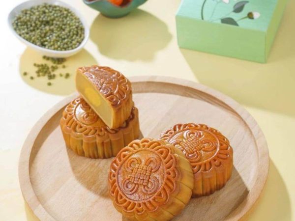 Quà tặng trung thu cho nhân viên: Chọn bánh truyền thống hay hiện đại