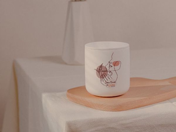Nến thơm The Muse - Một dòng nến thơm cao cấp trang trí phòng khách