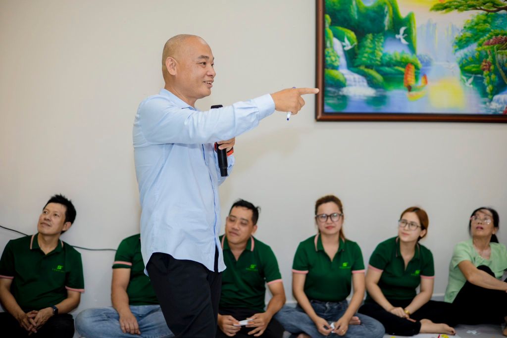 Sen Việt tổ chức buổi đào tạo nội bộ đặc biệt với chủ đề 