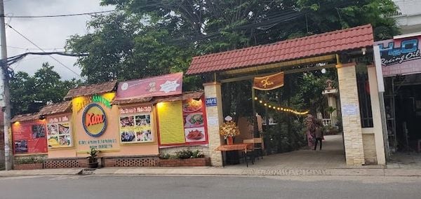 NHÀ HÀNG SÂN VƯỜN XƯA