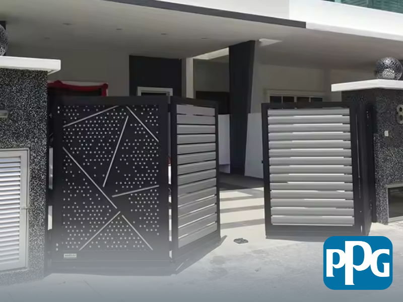 Mẫu 37: Cửa sắt 4 cánh sơn tĩnh điện màu đen trắng kết hợp họa tiết phá cách sáng tạo