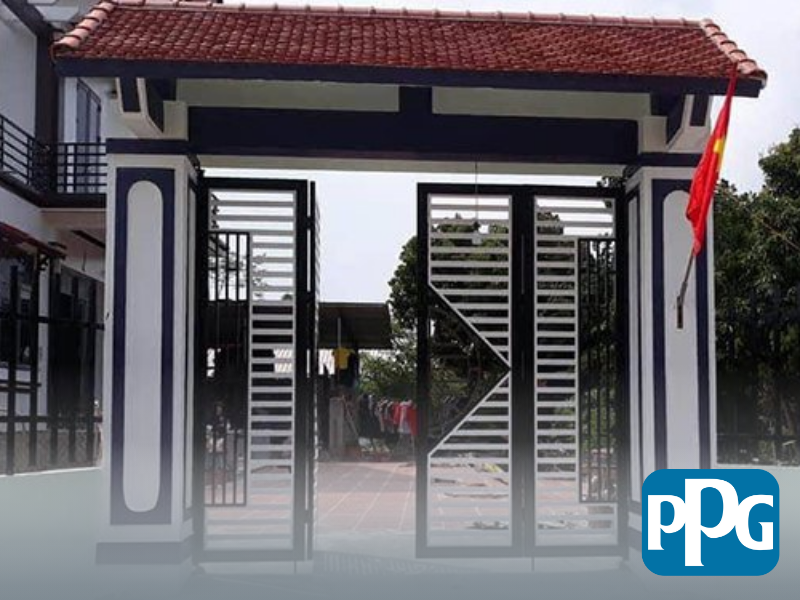Mẫu 52: Cửa sắt 4 cánh sơn tĩnh điện màu đen trắng đơn giản hiện đại
