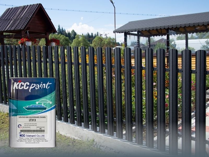 Sơn KKC gốc Alkyd phù hợp cho các công trình dân dụng như hàng rào, lan can