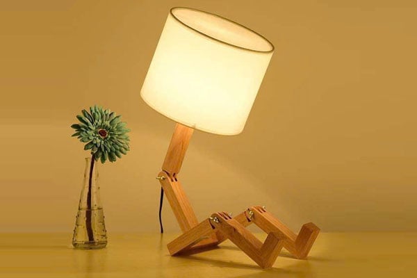 Tổng hợp đèn để bàn làm việc thông tin bạn cần nắm rõ