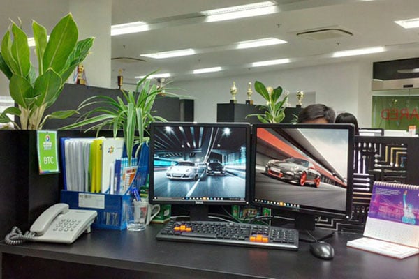 Kiến thức bạn nên biết về trang trí bàn làm việc văn phòng