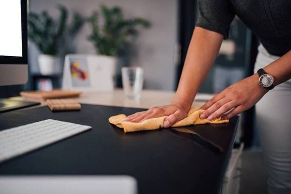 Đừng quên dọn dẹp bàn làm việc văn phòng vào cuối ngày