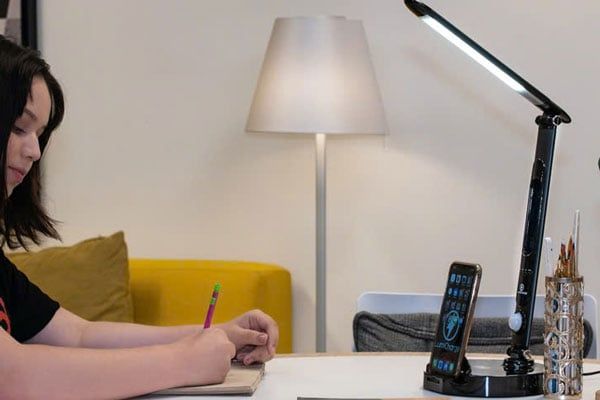 Đèn LED là một trong những loại đèn để bàn phổ biến