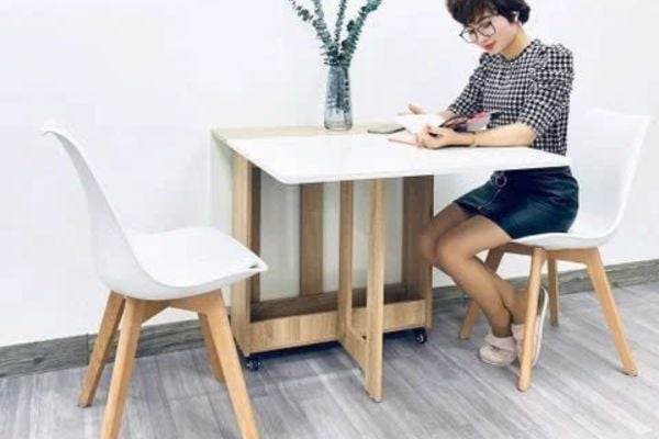 Bàn làm việc có bánh xe