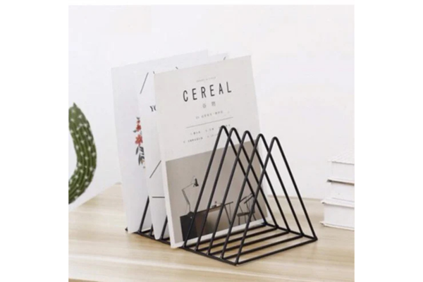 kệ sách sắt để bàn nhỏ gọn