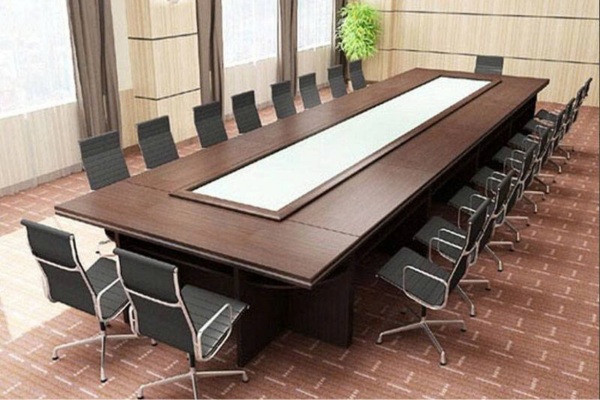 Chọn bàn dạng phù hợp với số lượng người thường xuyên tham dự họp