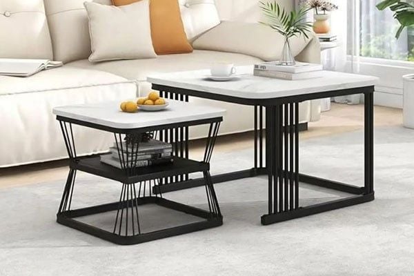 Bàn trà vuông giúp không gian gọn gàng, ngăn nắp hơn