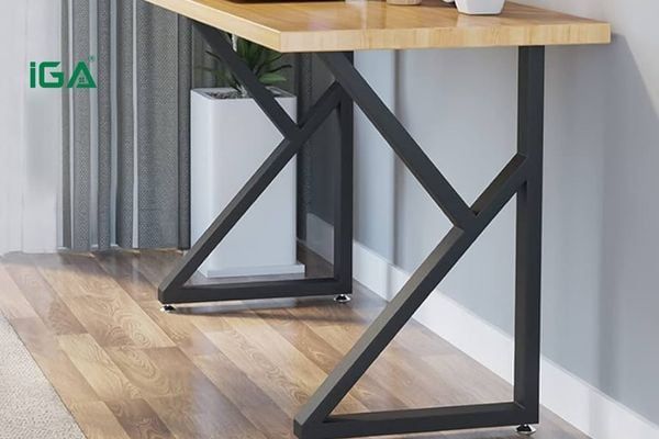 Bàn chữ K nhẹ, dễ tháo lắp, thuận tiện cho sinh viên thường xuyên chuyển trọ