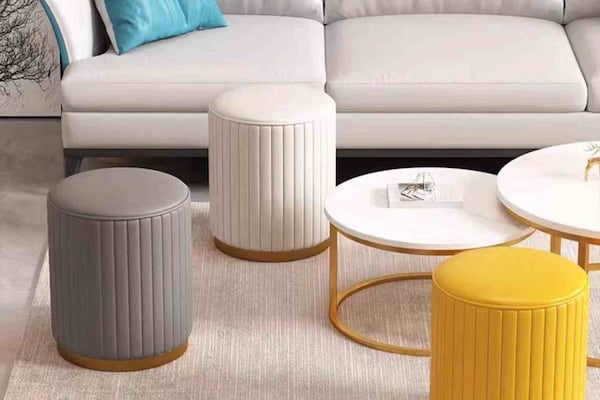 Ghế đôn trang điểm màu trắng