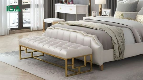 Ghế đôn dài cuối giường phòng ngủ vừa tiện dụng để ngồi, đặt đồ, tạo điểm nhấn sang trọng