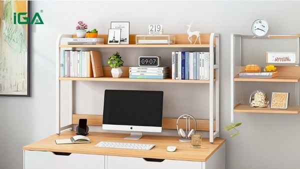 Nên chọn kệ sách màu sắc và phong cách hài hòa với nội thất, ưu tiên tông trung tính cho không gian tối giản