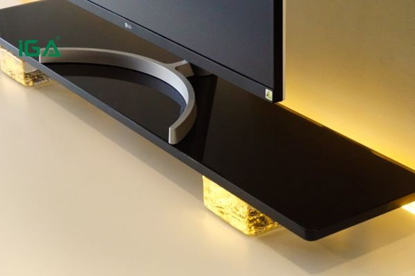 Kệ kim loại chắc chắn, bền bỉ, mang phong cách hiện đại và phù hợp