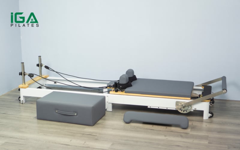 Pilates Reformer gấp gọn là phiên bản cải tiến thông minh của máy Reformer truyền thống