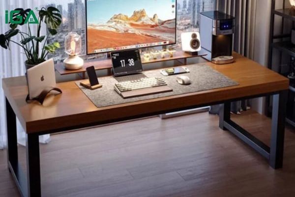 Bàn làm việc khung đen GM166 sở hữu thiết kế hiện đại