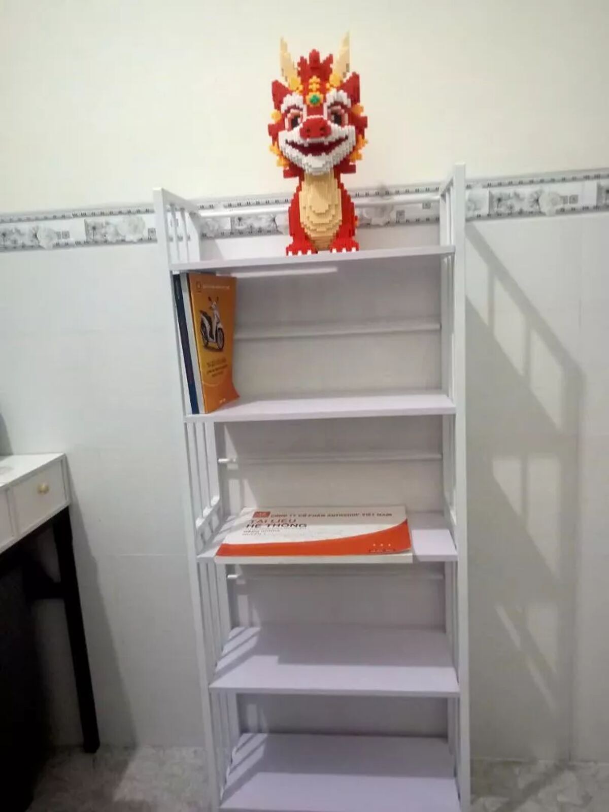 Kệ sách đa năng màu trắng