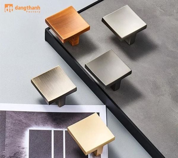 mẫu tay nắm tủ pha lê