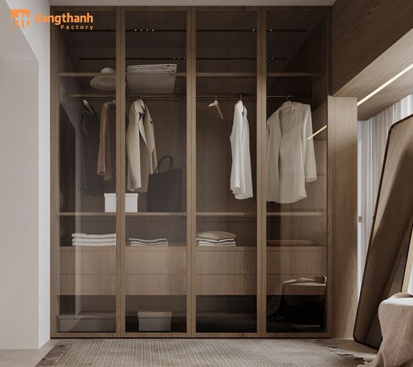 mẫu tủ 4 buồng gỗ có cửa kính