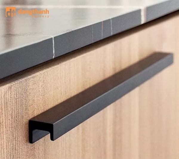 Cách lắp đặt tay nắm hình chữ L đơn giản