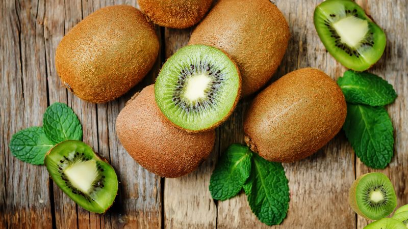 trái kiwi chứa nhiều vitamin c