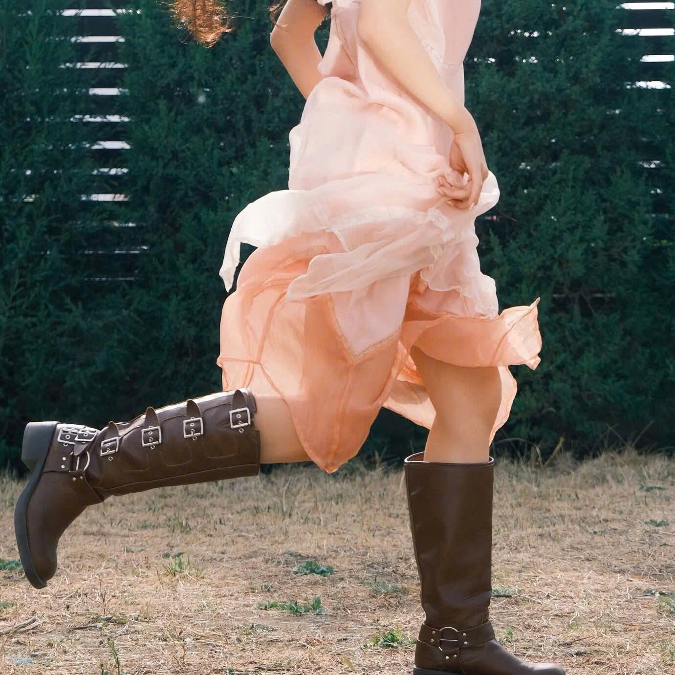 Nàng Boho Cần Một Đôi Boots Cổ Cao Như Này!