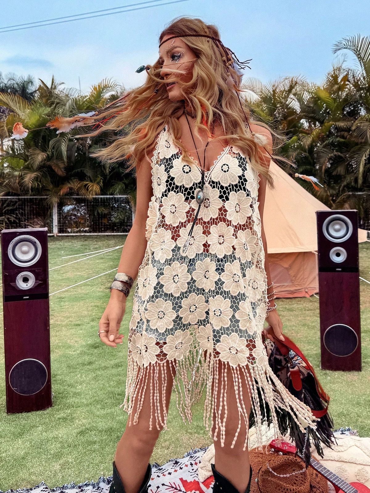 Thời Trang Boho Lễ Hội Là Gì? Cách Phối Đồ Nổi Bật Cho Nàng Cá Tính