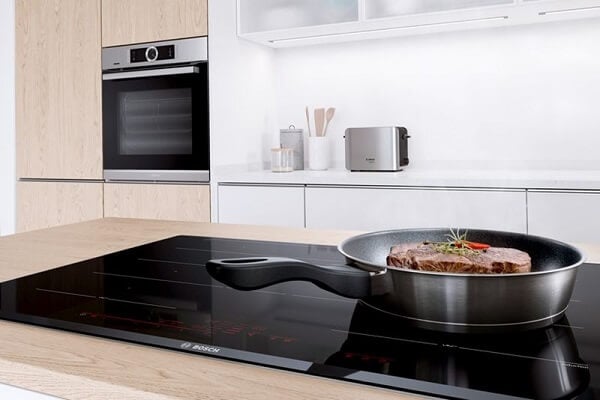 Bếp từ Bosch kết hợp hút mùi PXX895D66E series 8 có phải là sự lựa chọn phù hợp cho không gian bếp nhà bạn?