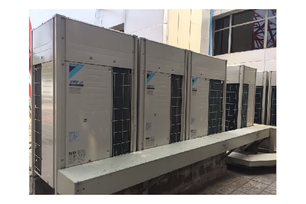 Điều hòa tủ đứng đặt sàn nối ống gió: Giải pháp làm mát tối ưu cho nhà xưởng