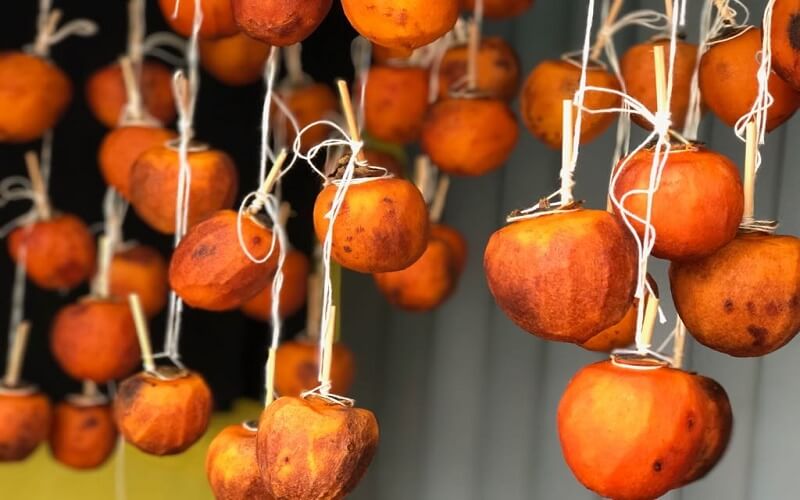 Cách bảo quản hồng treo gió thơm ngon và không bị hỏng