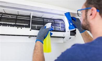 Cách vệ sinh máy lạnh tại nhà đơn giản và hiệu quả