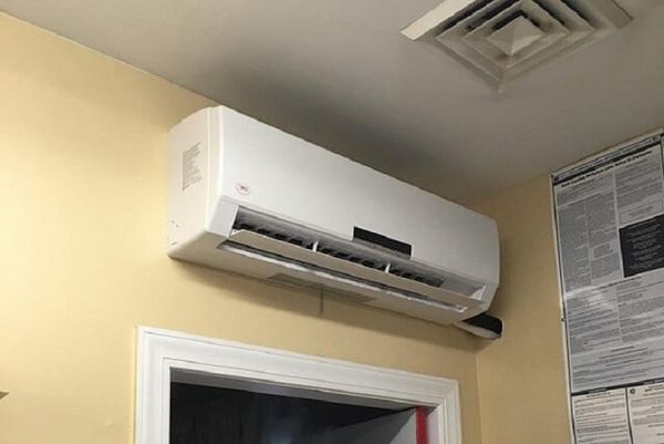 Dàn nóng là nơi tản nhiệt và chịu trách nhiệm thải khí nóng ra ngoài, vì vậy cần chọn vị trí thông thoáng.